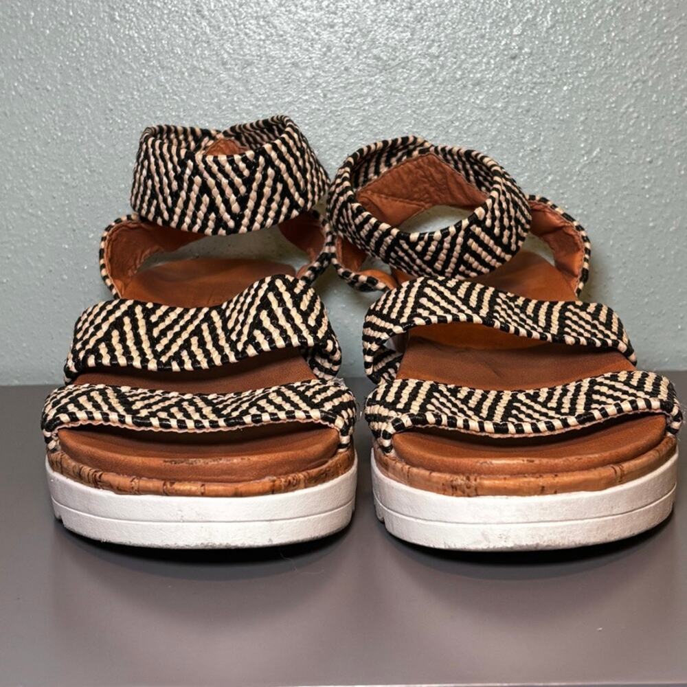 Catherine Malandrino Womens Woven Platform Sandals Black White Size 7.5 - Picture 3 of 10